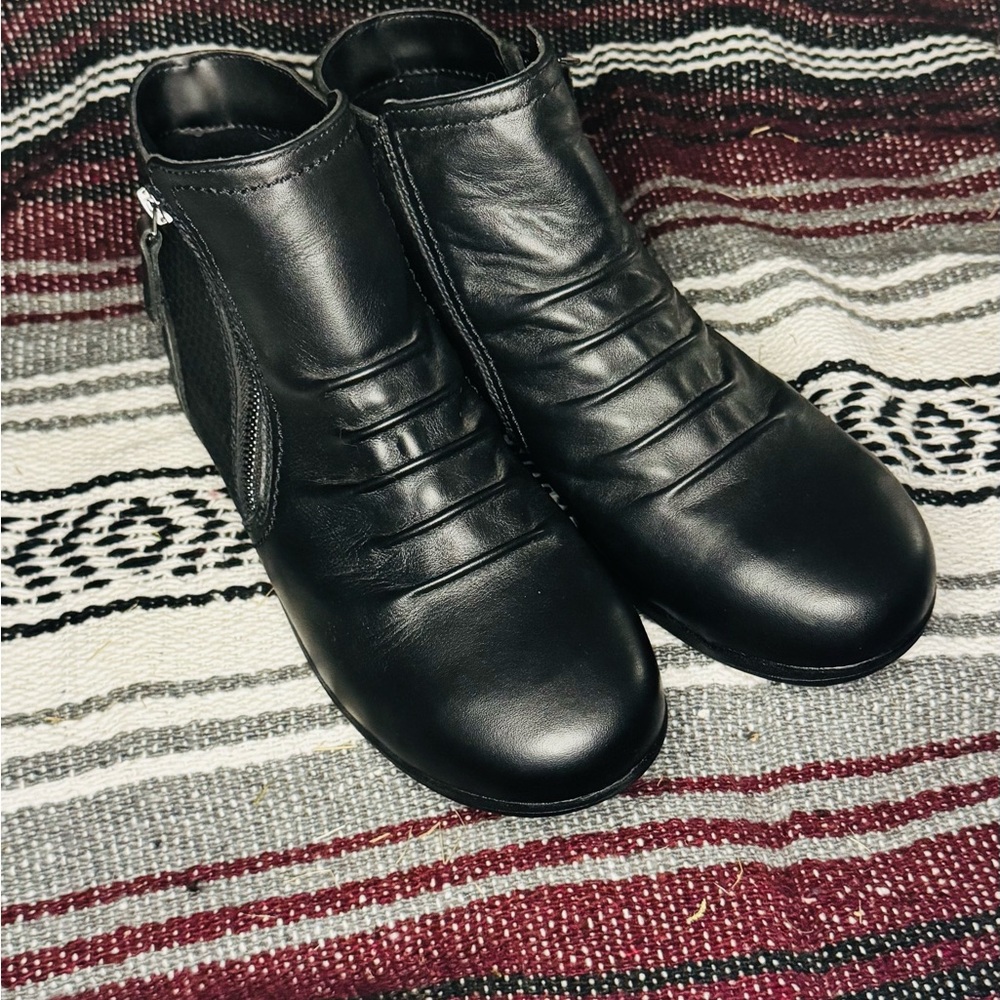 Rockport Black Leather Ankle Booties